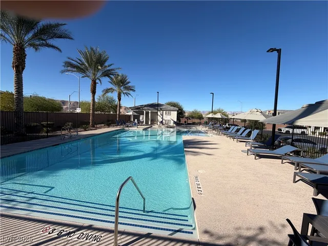 $1,945 | 20 Barbara Lane, Unit 32, Las Vegas, NV 89183