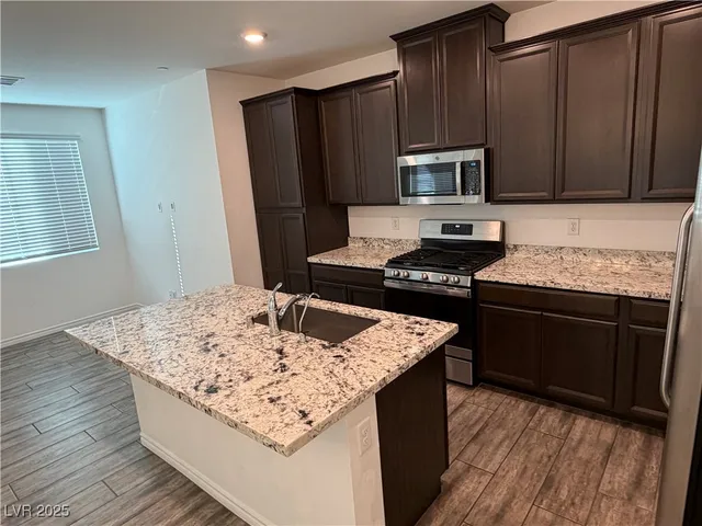 $1,945 | 20 Barbara Lane, Unit 32, Las Vegas, NV 89183