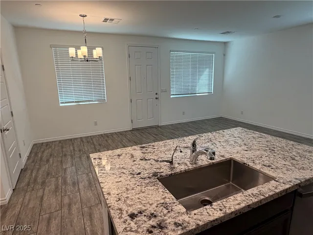 $1,945 | 20 Barbara Lane, Unit 32, Las Vegas, NV 89183