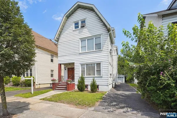 $1,700 | 403 Abington Avenue, Unit 3, Bloomfield, NJ 07003