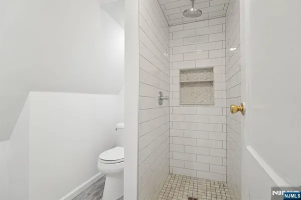 $1,700 | 403 Abington Avenue, Unit 3, Bloomfield, NJ 07003