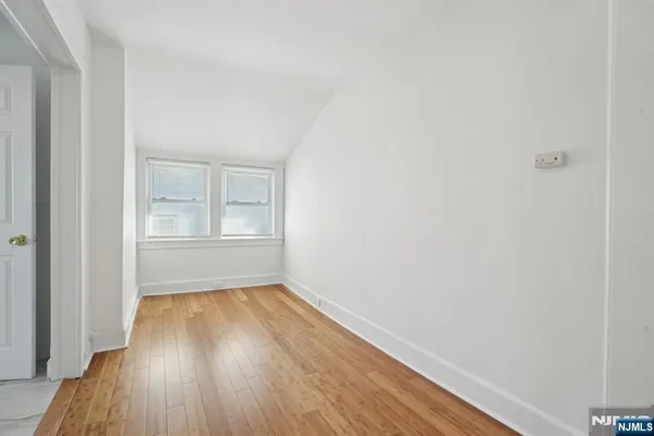$1,700 | 403 Abington Avenue, Unit 3, Bloomfield, NJ 07003