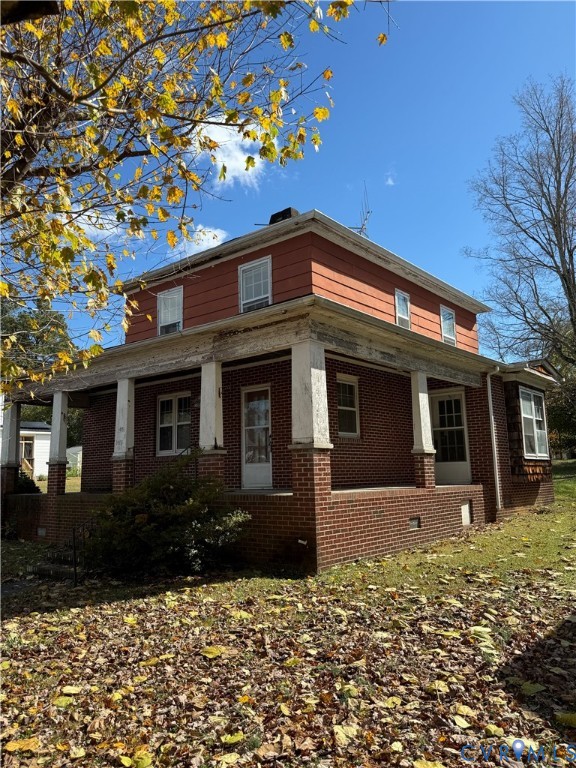 1415 11th Street Victoria, VA 23974 - Photo 4 of 5 View of side of property featuring brick siding an