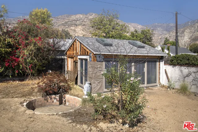 $725,000 | 1673 East Calaveras Street, Altadena, CA 91001