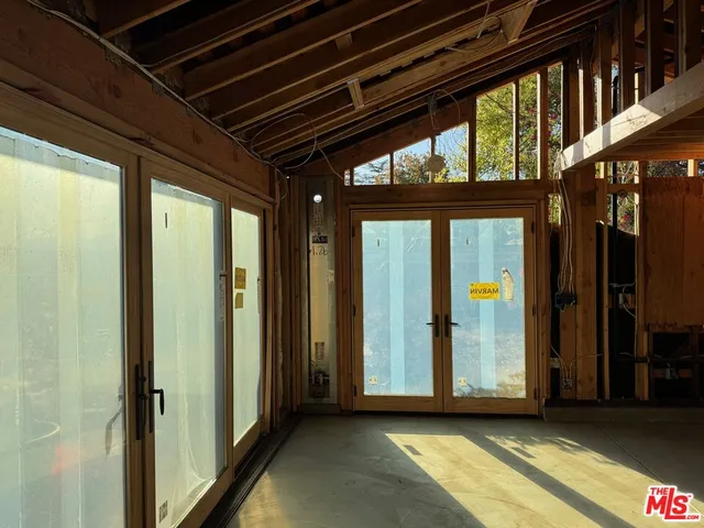 $725,000 | 1673 East Calaveras Street, Altadena, CA 91001