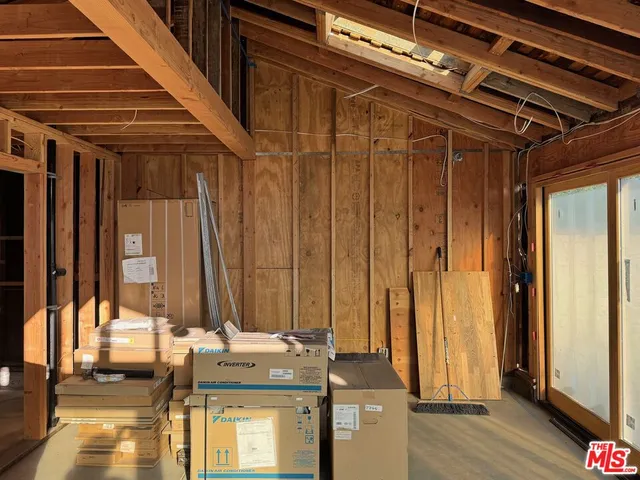 $725,000 | 1673 East Calaveras Street, Altadena, CA 91001