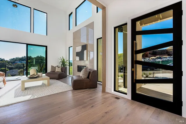 $3,850,000 | 1580 Clear Ridge Drive, Healdsburg, CA 95448