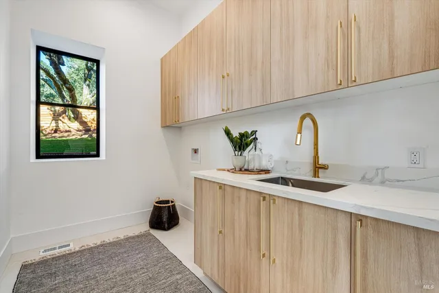 $3,850,000 | 1580 Clear Ridge Drive, Healdsburg, CA 95448