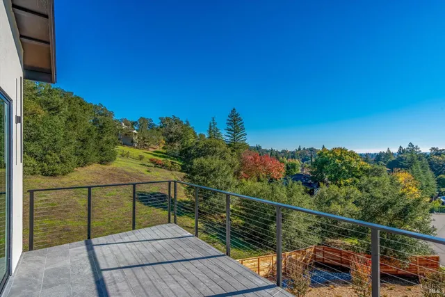 $3,850,000 | 1580 Clear Ridge Drive, Healdsburg, CA 95448