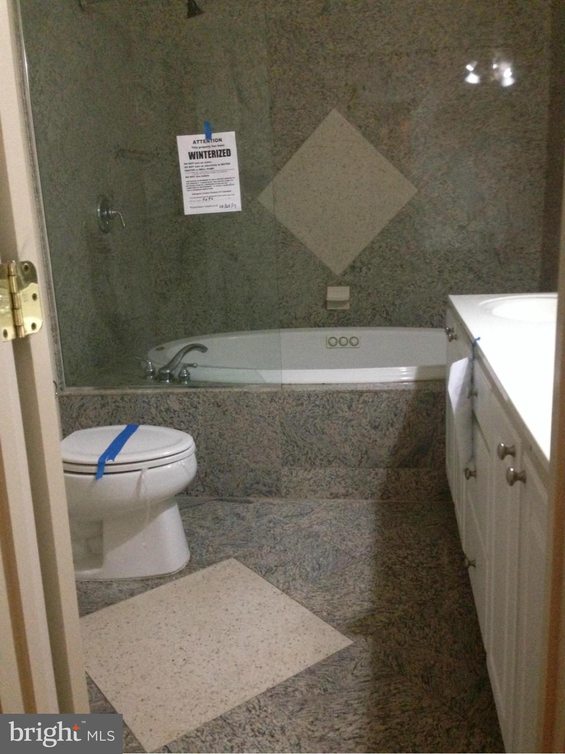 14801 River Road Rockville, MD 20854 - Photo 26 of 30 Bath3