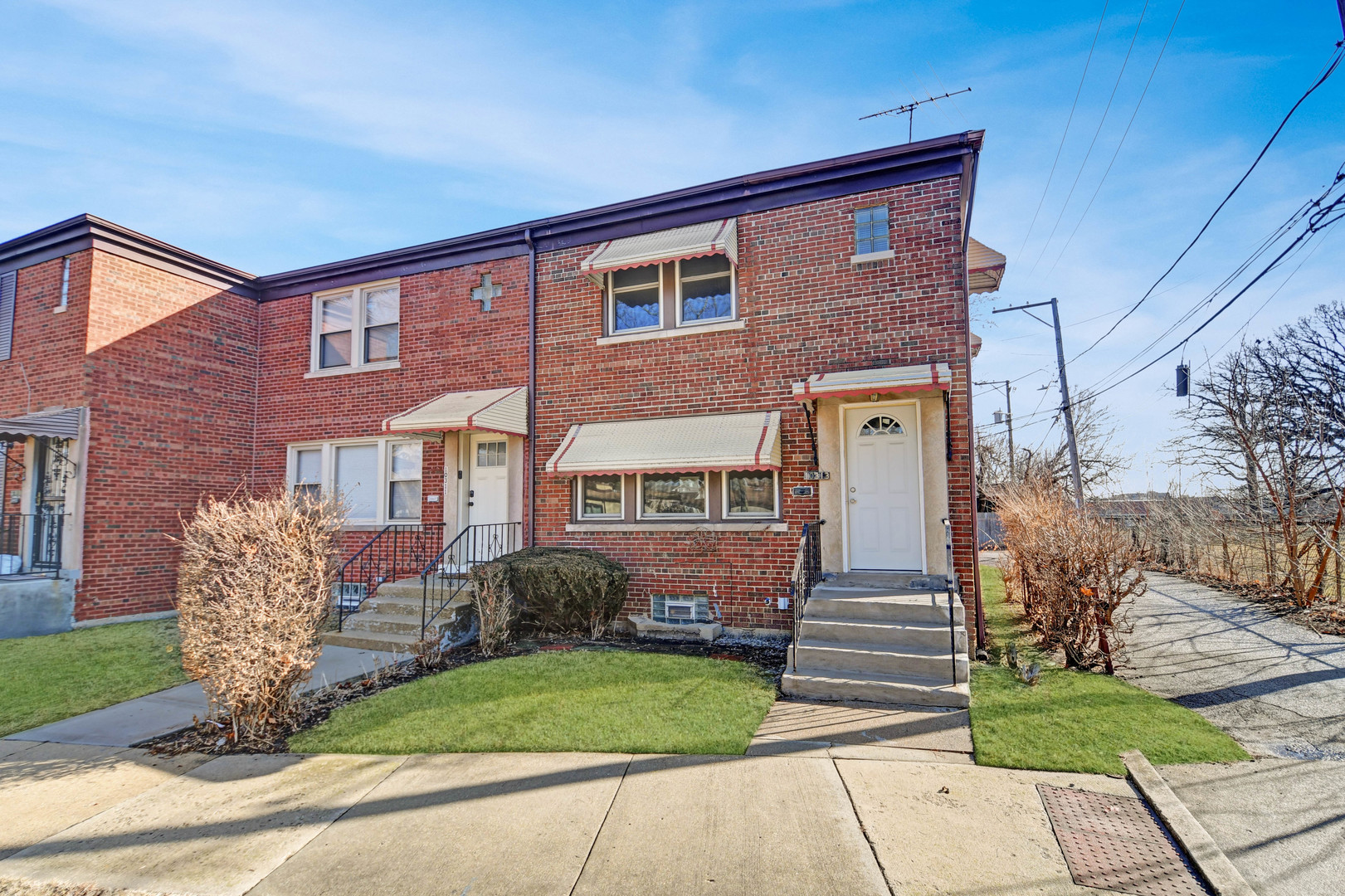 10313 South Church Street Chicago, IL 60643 - Photo 1 of 27 a front view of a house with garden