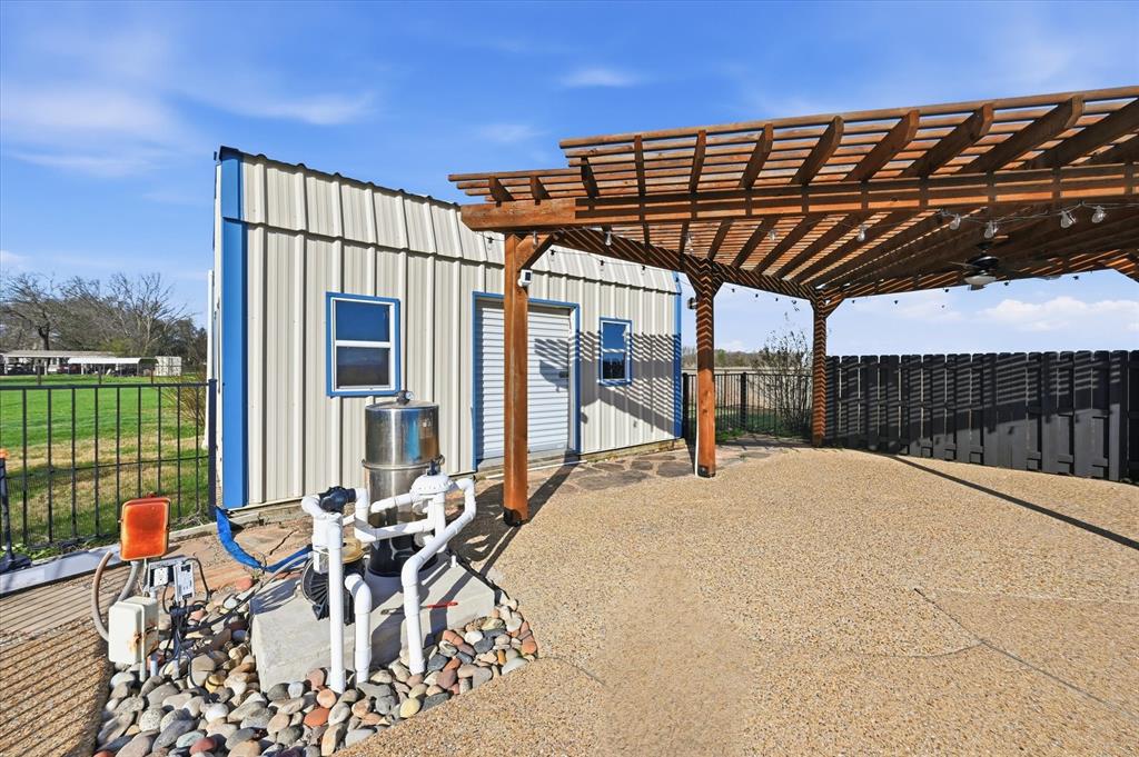 1616 Nash-Howard Road Waxahachie, TX 75165 - Photo 3 of 36