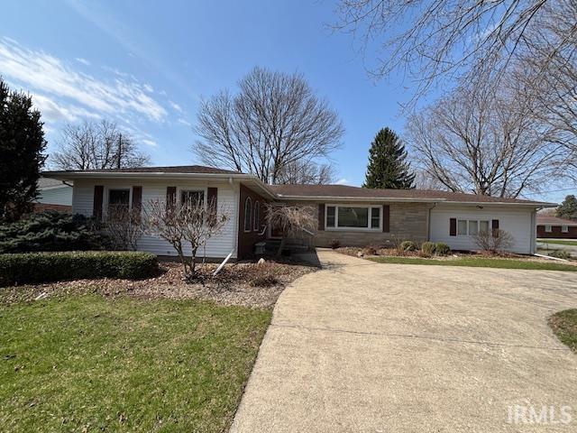 700 South Sharon Avenue Fowler, IN 47944 - Photo 1 of 24