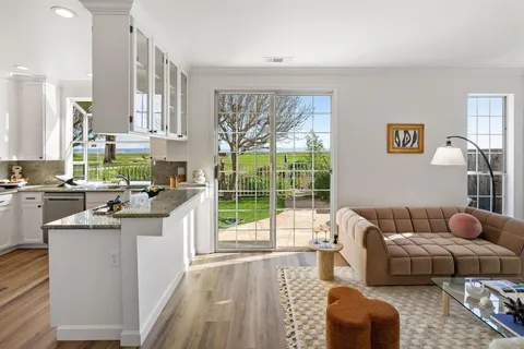 $2,788,000 | 822 Seal Pointe Drive, Redwood City, CA 94065