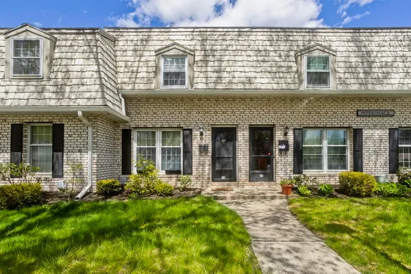 $279,000 | 70 Corey Colonial, Unit 70, Agawam, MA 01001