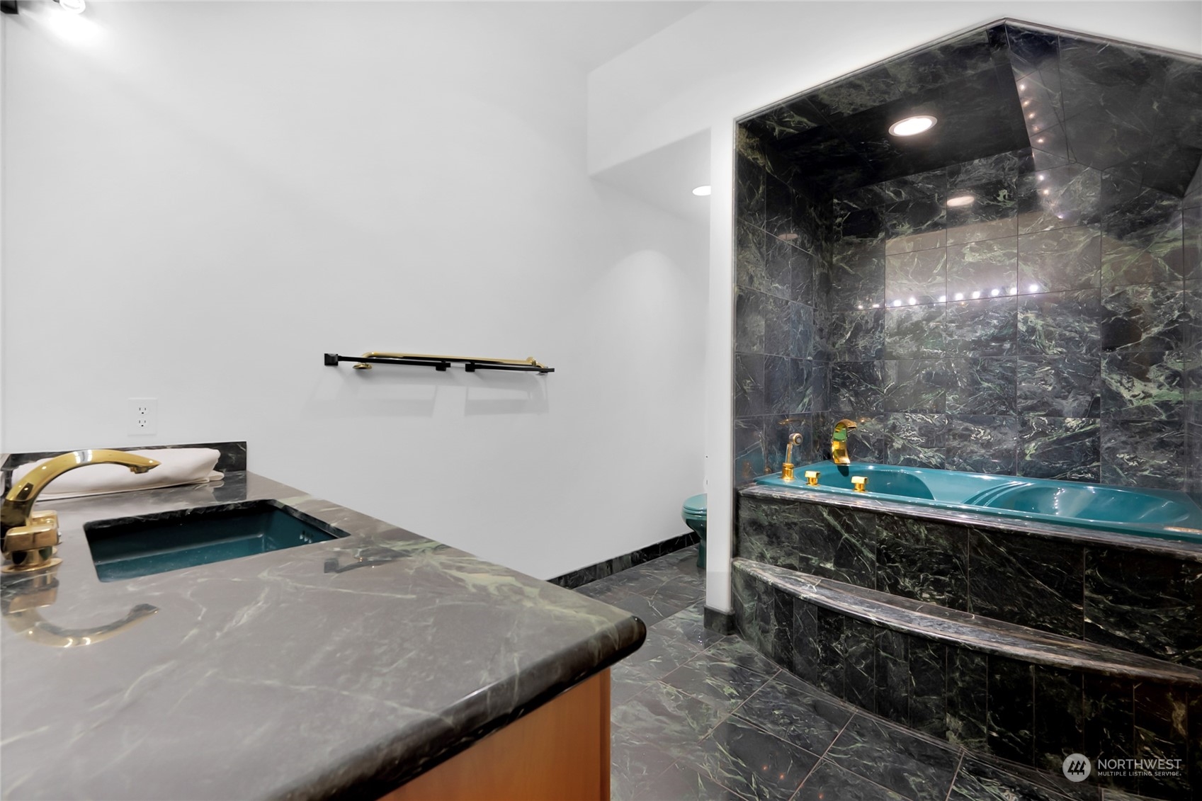 33233 Northeast 70th Street Carnation, WA 98014 - Photo 24 of 30 a kitchen that has a lot of fruit on it