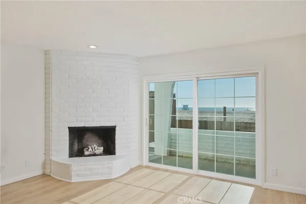 $7,950 | 3407 Ocean Front Walk, Unit B, Marina del Rey, CA 90292