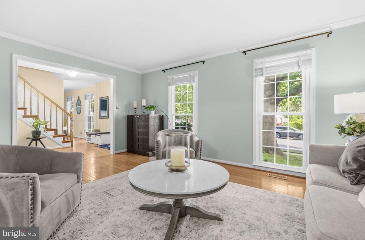 8853 Applecross Lane Springfield, VA 22153 - Photo 11 of 37