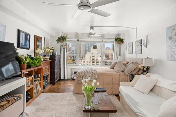 $499,000 | 440 East 79th Street, Unit 12I | Upper East Side