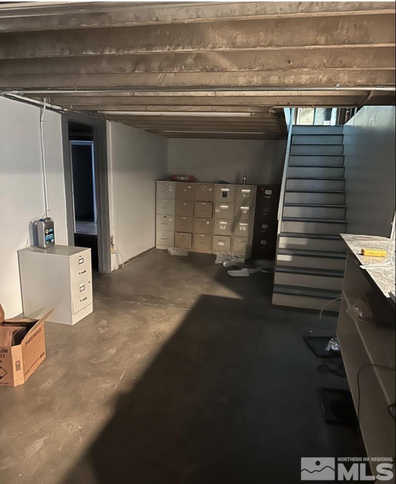 5050 East Winnemucca Boulevard Winnemucca, NV 89445 - Photo 4 of 9 a view of livingroom and hardwood