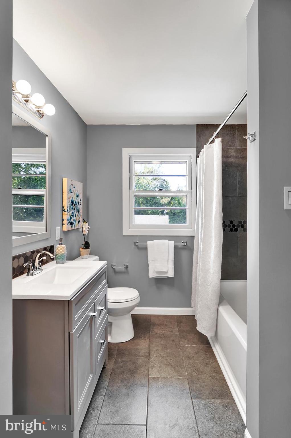 1335 Greenleaf Road Wilmington, DE 19805 - Photo 9 of 15 Bathroom