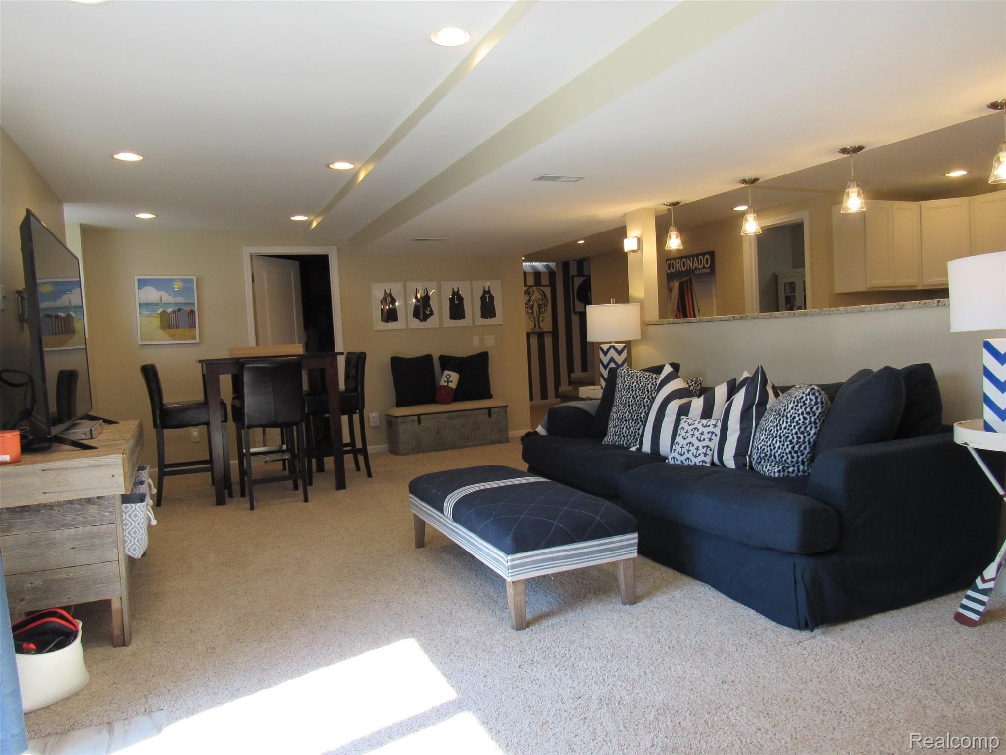 36228 Smithfield Road Farmington, MI 48335 - Photo 44 of 67 IMG_1043.JPG
