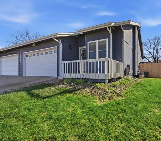 $189,900 | 1020 Laesch Avenue, Unit A, Bloomington, IL 61704