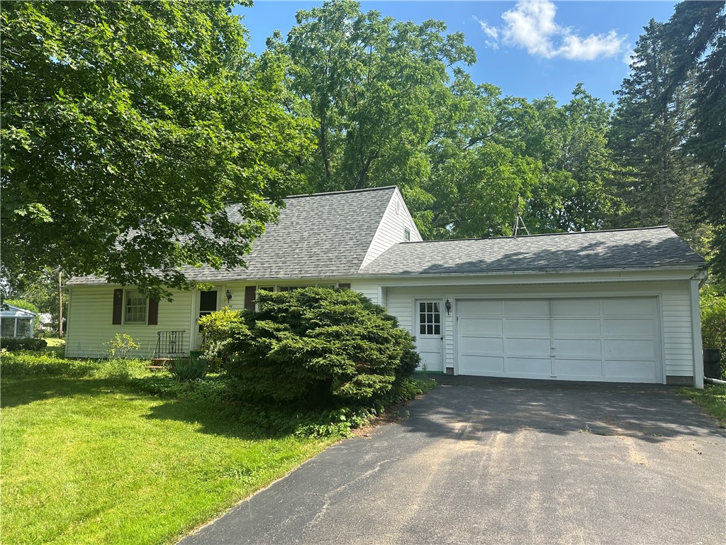 51 Robert Road Penfield, NY 14526 - Photo 2 of 35