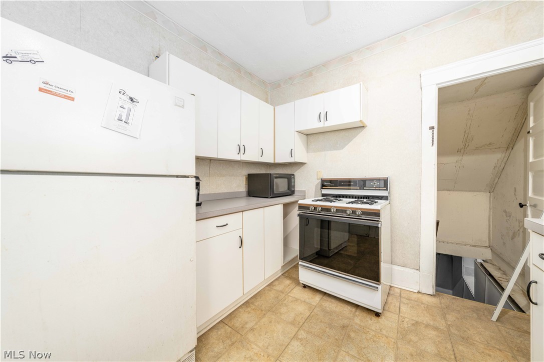 15517 Greenway Road Cleveland, OH 44111 - Photo 38 of 41 Gallery Image 38