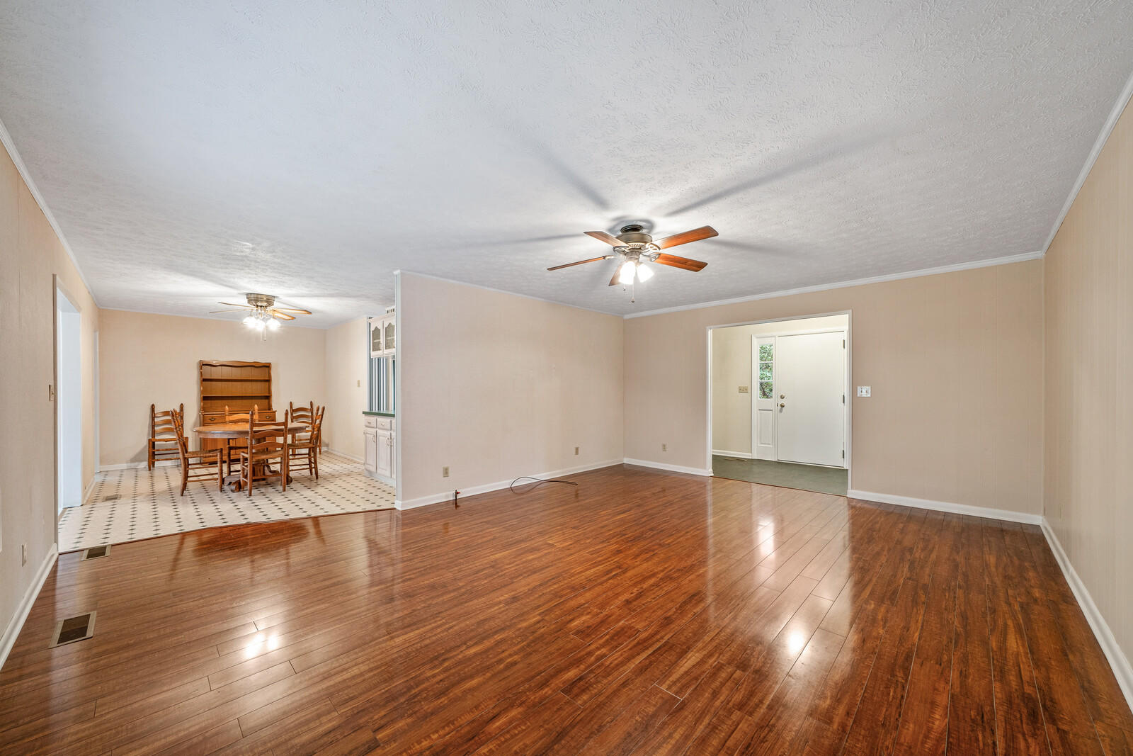 1518 Cherokee Road East Crossville, TN 38572 - Photo 14 of 38 Great Room