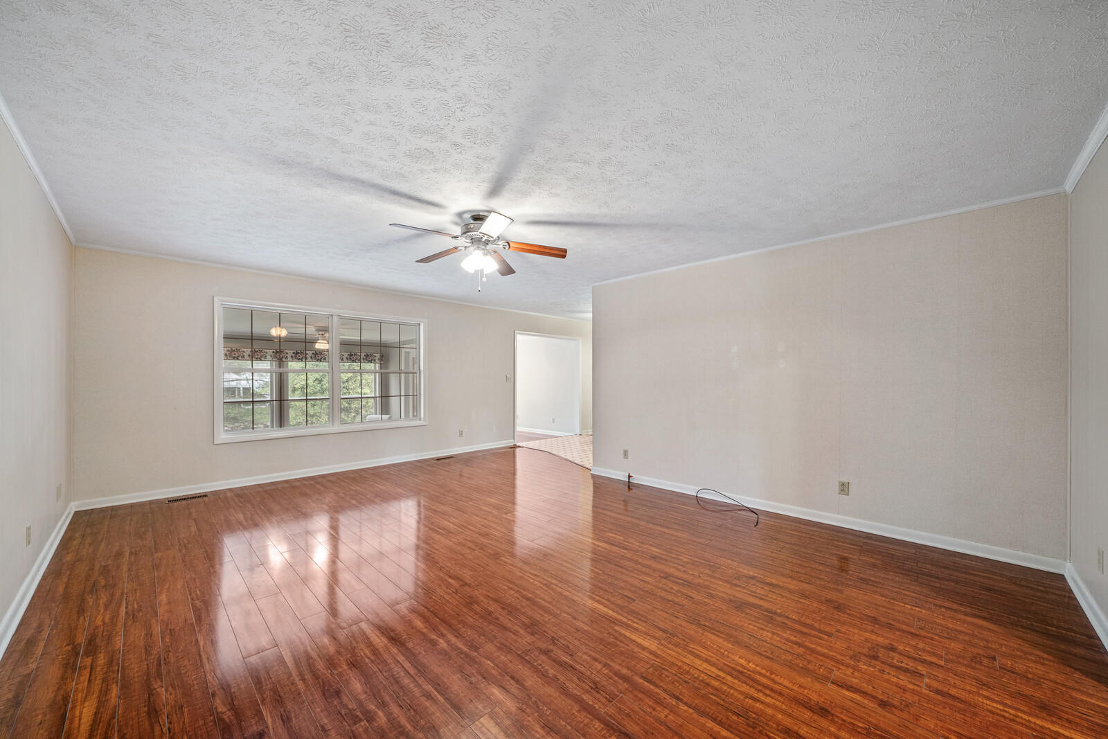 1518 Cherokee Road East Crossville, TN 38572 - Photo 15 of 38 Great room