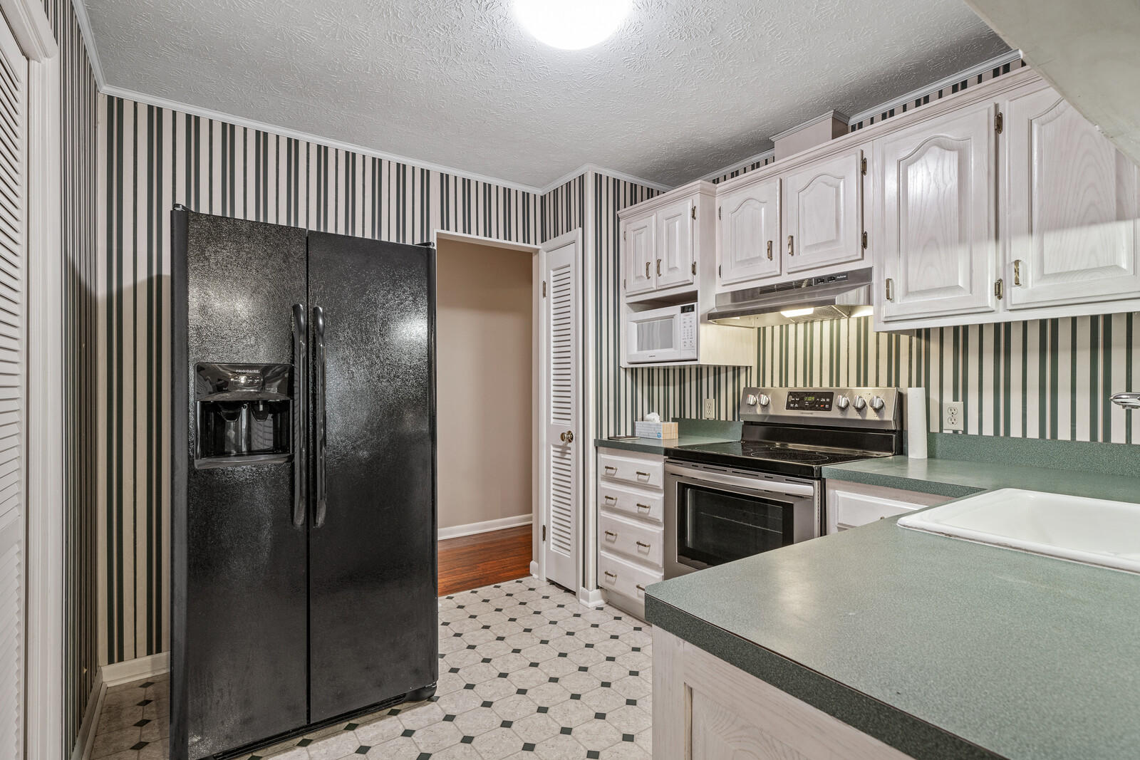 1518 Cherokee Road East Crossville, TN 38572 - Photo 20 of 38 Great Kitchen