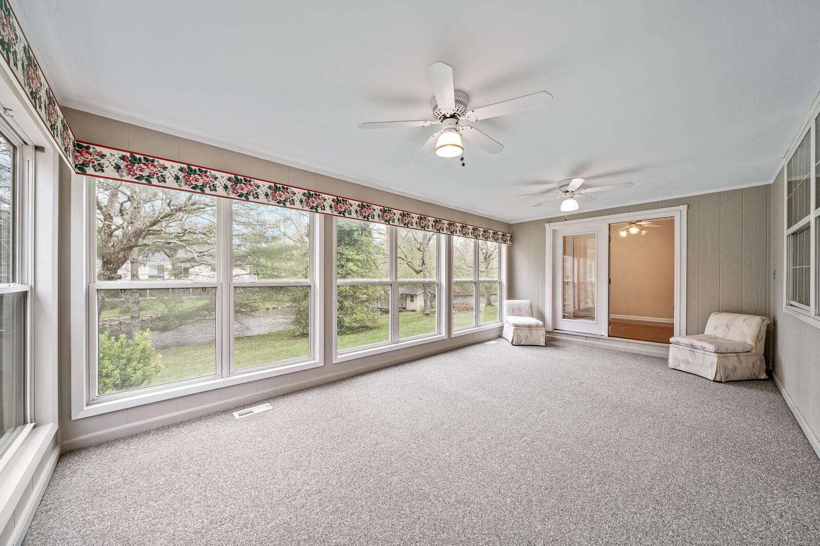 1518 Cherokee Road East Crossville, TN 38572 - Photo 22 of 38 Sunroom