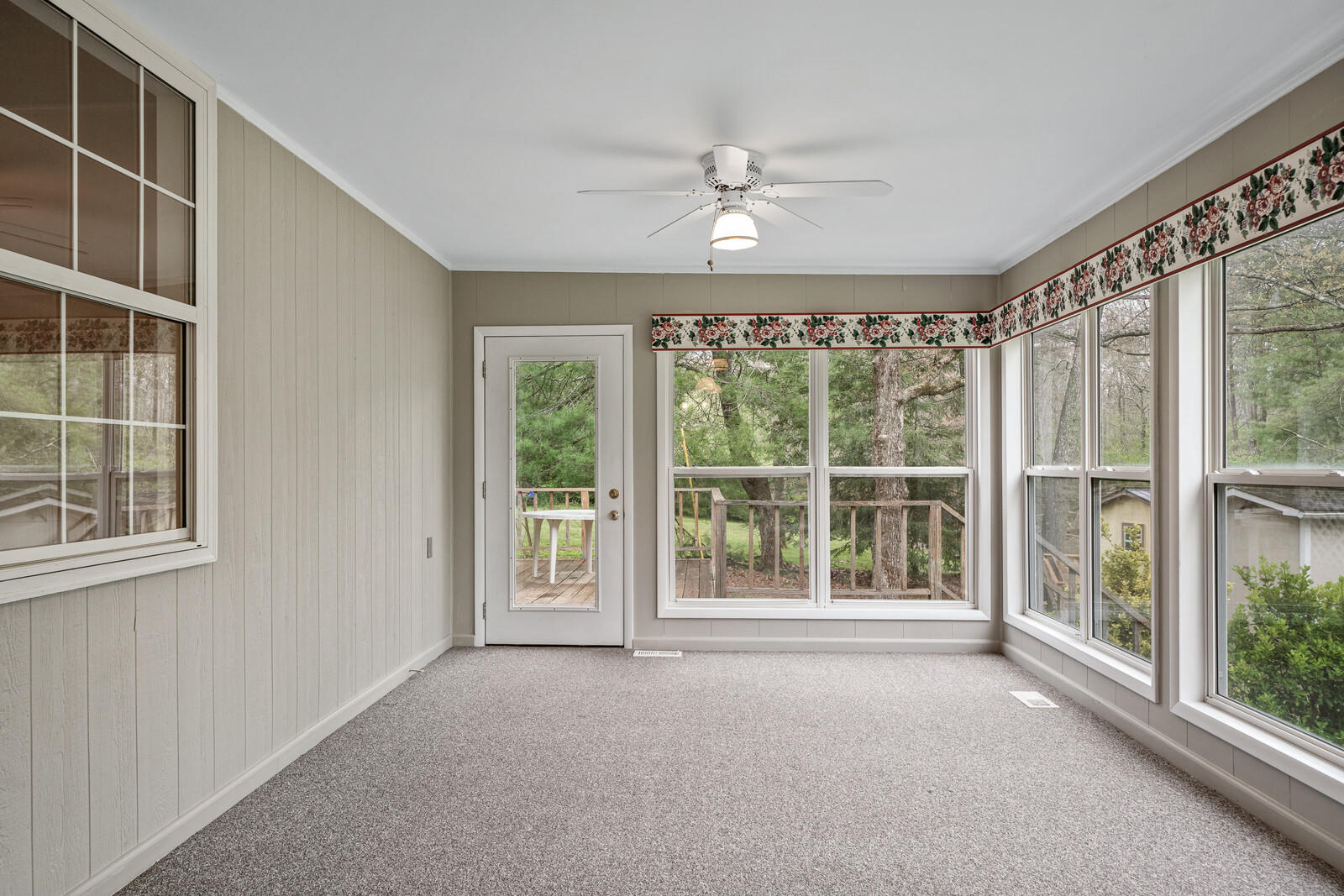 1518 Cherokee Road East Crossville, TN 38572 - Photo 23 of 38 Large Sunroom Overlooking the lake