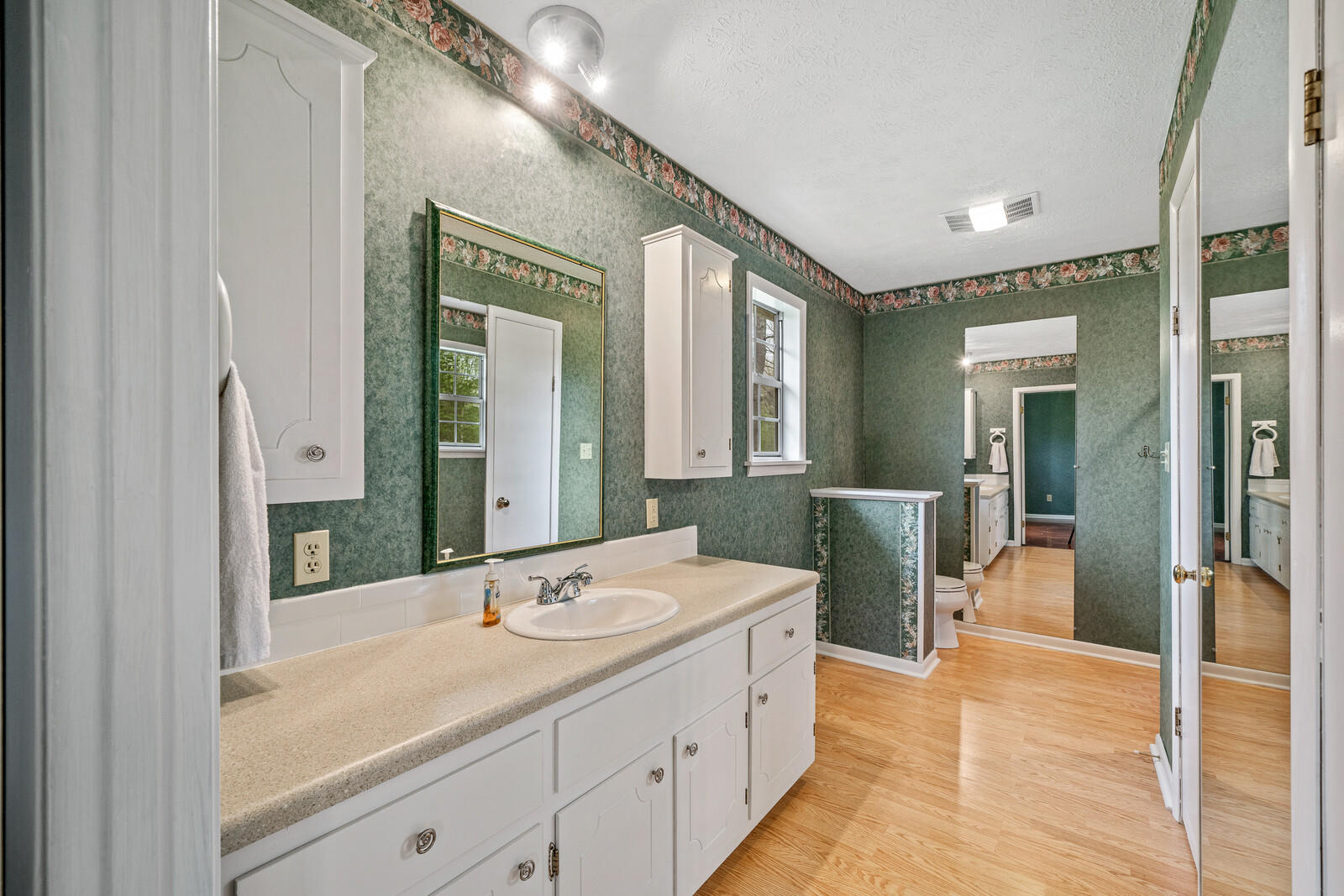 1518 Cherokee Road East Crossville, TN 38572 - Photo 25 of 38 Master bath