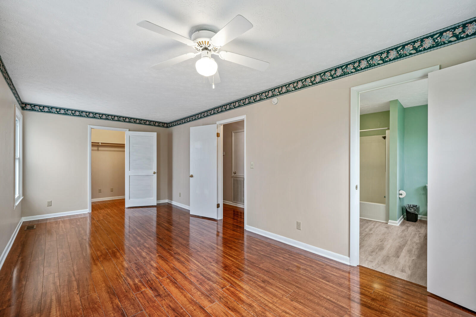 1518 Cherokee Road East Crossville, TN 38572 - Photo 29 of 38 2nd Master suite
