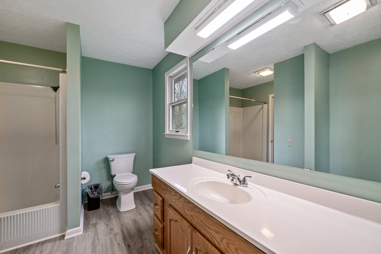 1518 Cherokee Road East Crossville, TN 38572 - Photo 30 of 38 2nd Master Bath