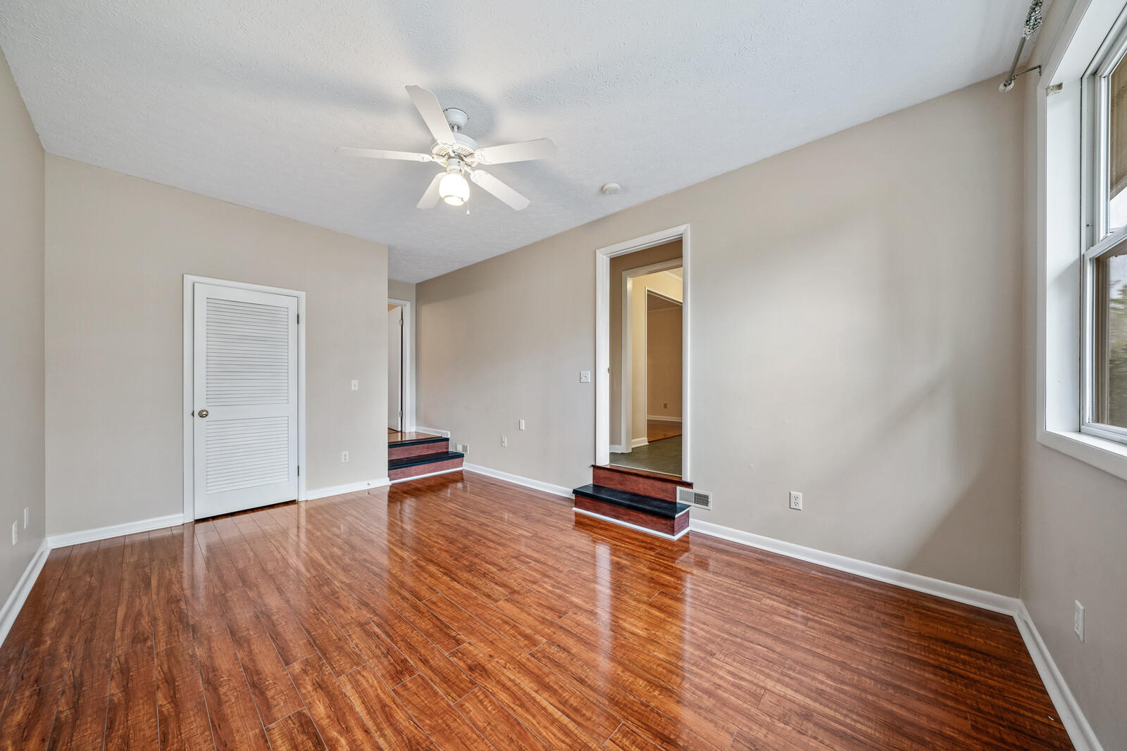 1518 Cherokee Road East Crossville, TN 38572 - Photo 31 of 38 3rd bedroom with adjoining bather suite