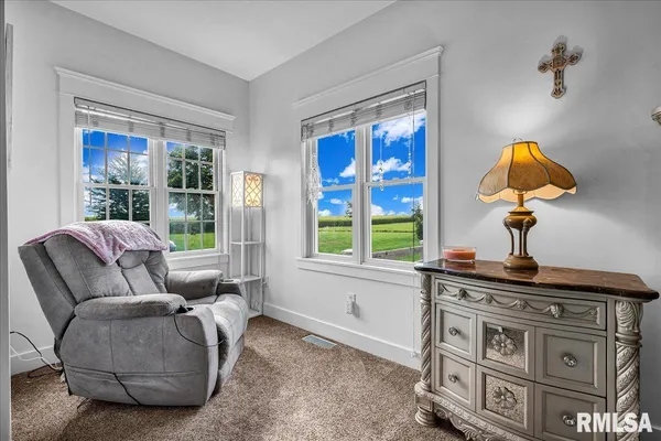 $450,000 | 1329 County Road 1300 North, Lincoln, IL 62656