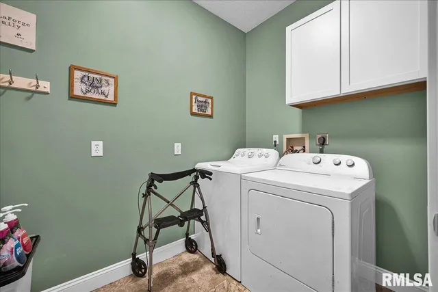 $499,000 | 1329 County Road 1300 North, Lincoln, IL 62656