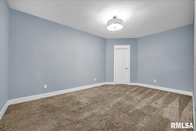 $499,000 | 1329 County Road 1300 North, Lincoln, IL 62656