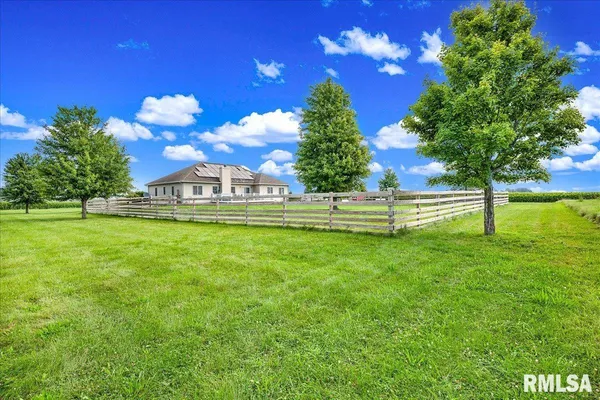 $450,000 | 1329 County Road 1300 North, Lincoln, IL 62656