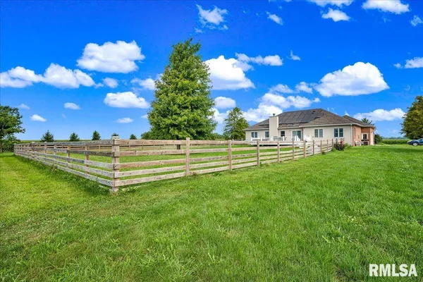 $450,000 | 1329 County Road 1300 North, Lincoln, IL 62656