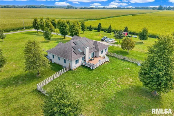 $450,000 | 1329 County Road 1300 North, Lincoln, IL 62656