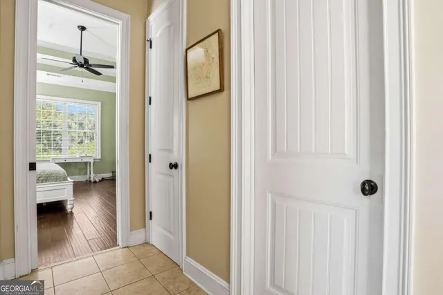 a en suite bathroom with a shower