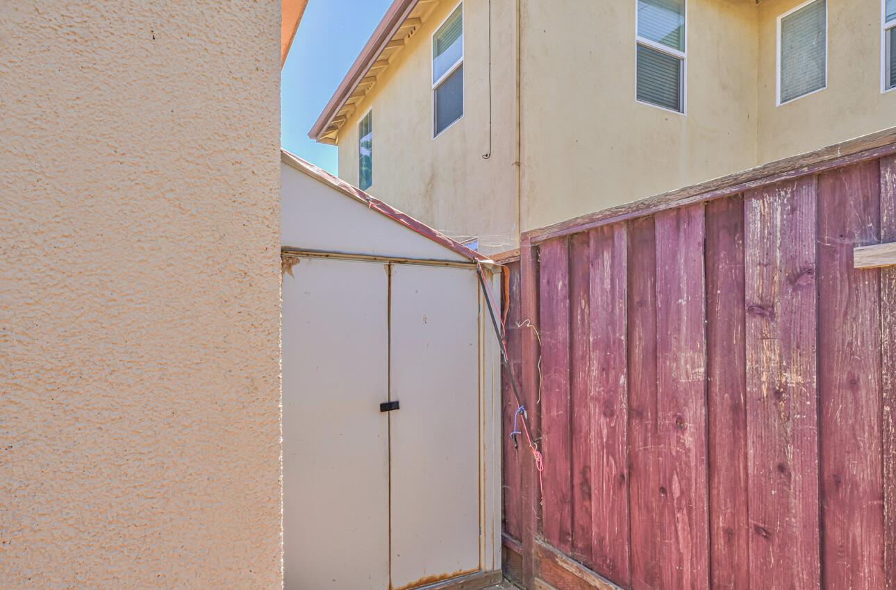 1013 Capri Way Salinas, CA 93905 - Photo 23 of 23 a view of a entryway