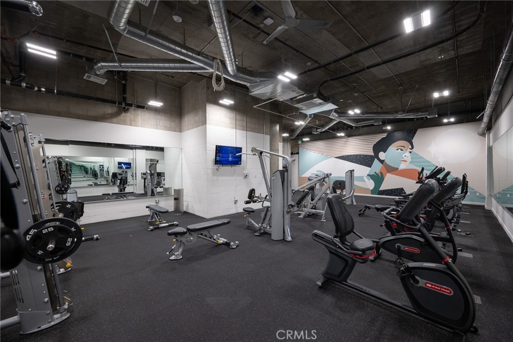 709 East Walnut, Unit 219 Pasadena, CA 91109 - Photo 33 of 38 a view of a room with gym equipment