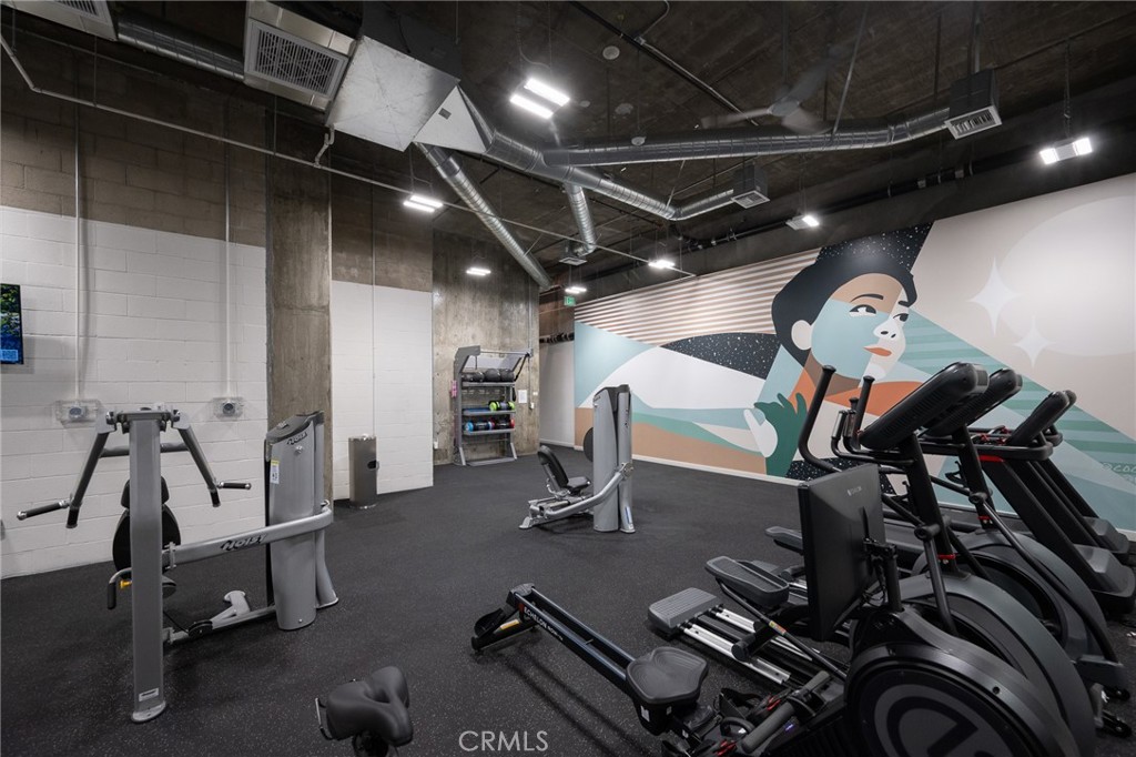 709 East Walnut, Unit 219 Pasadena, CA 91109 - Photo 34 of 38 a view of a room with gym equipment