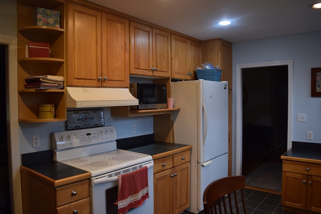 136 Dorset Road Holliston, MA 01746 - Photo 18 of 42 Gallery Image 18