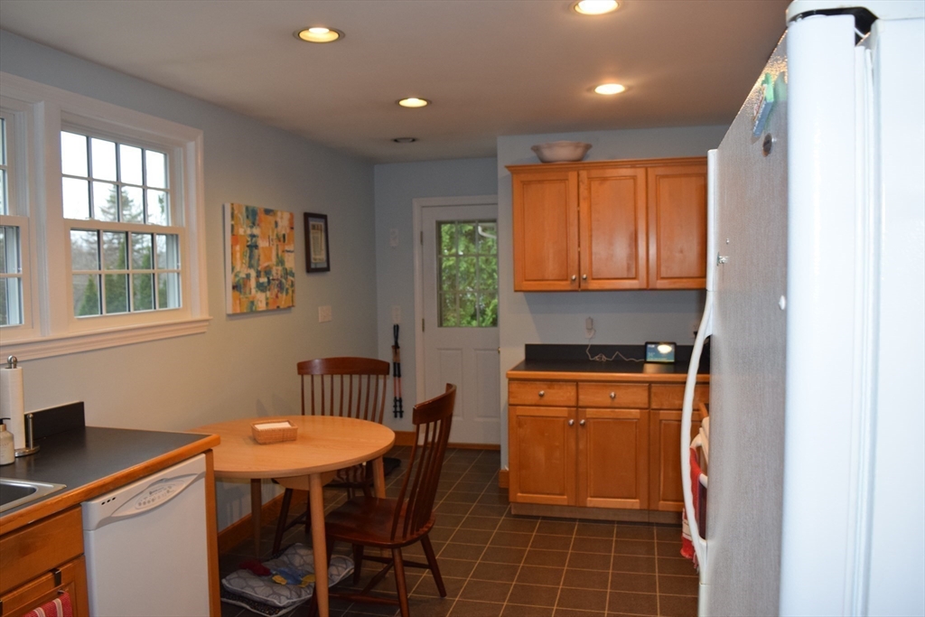 136 Dorset Road Holliston, MA 01746 - Photo 20 of 42 Gallery Image 20